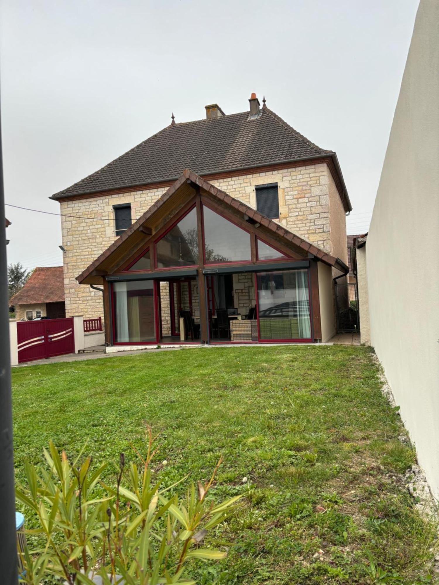 Chez Laurence Saint-Aubin  Luaran gambar